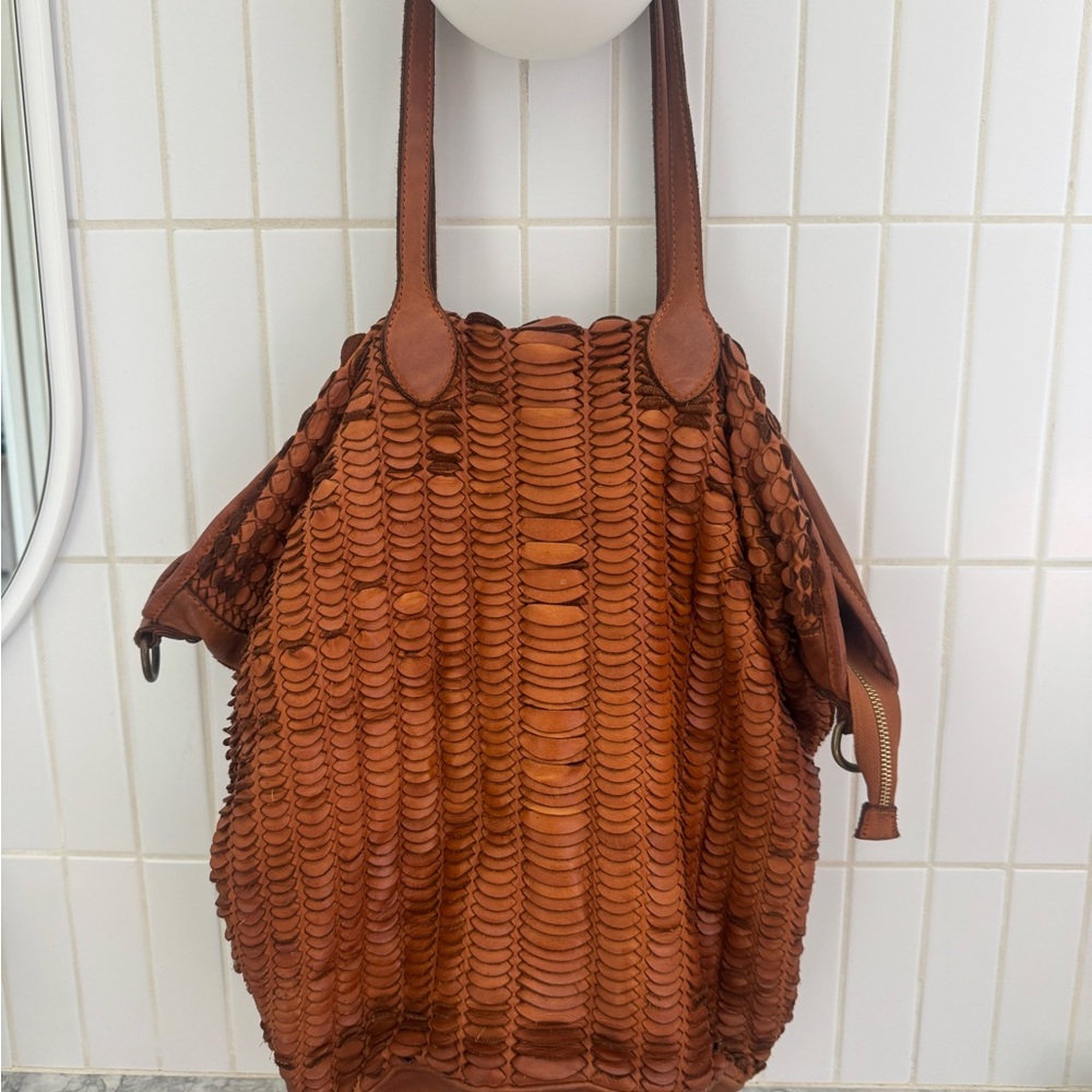 Brown Textured Women's Bag by Vera Pelle